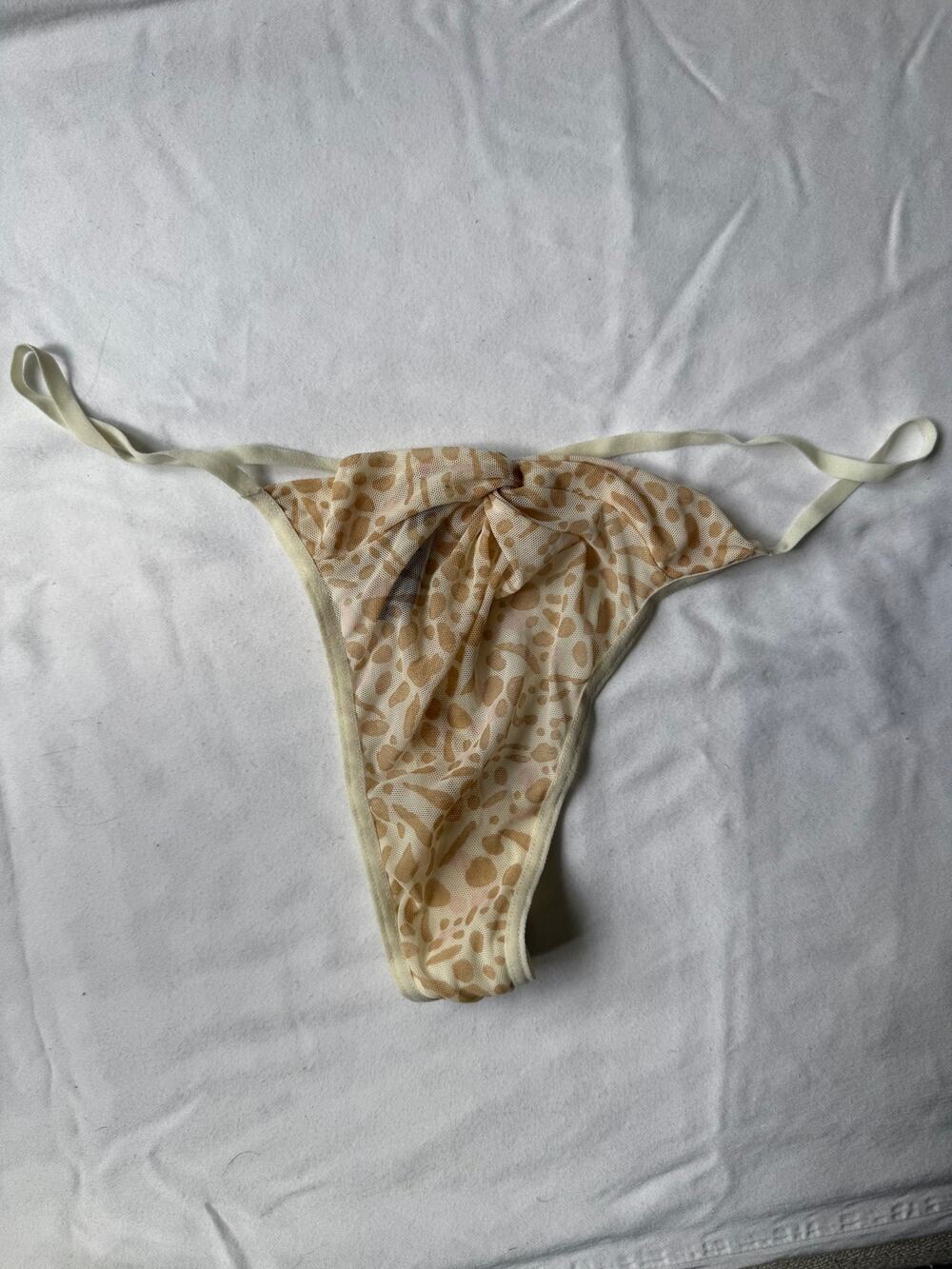 Vintage Daisy Fuentes Cream Sheer Mesh G-String Thong Panty Animal Print Size L